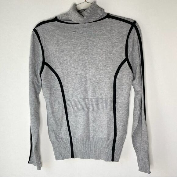 Women's Carmen Marc Valvo Pullover Turtleneck Gray Stripe Sweater sz. Med. #JJ - Picture 1 of 10